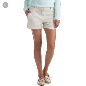 Vineyard Vines sand khaki shorts